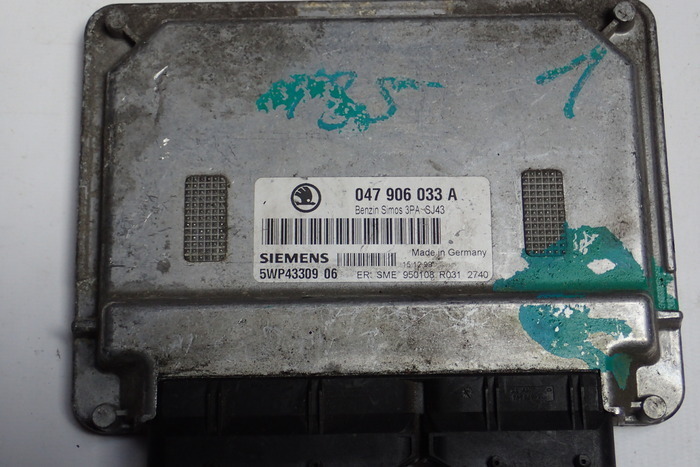 SKODA FABIA I 1.4 MPI KOMPUTER SILNIKA 047906033A  1