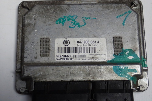 SKODA FABIA I 1.4 MPI KOMPUTER SILNIKA 047906033A  1